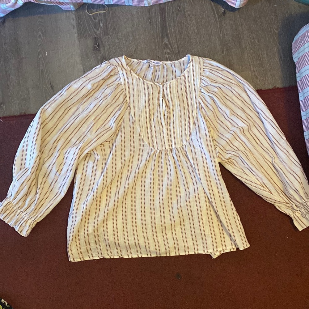 Elizabeth and James extra large long sleeve puffy sleeves made with 100% cotton